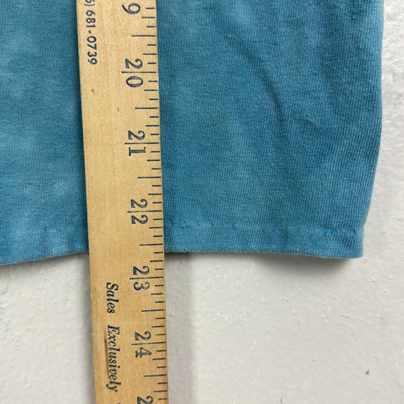 Vtg The Mountain Blue Tie Dye T Shirt Indigenous Woman Wolfs S Dakota MEDIUM USA - Picture 7 of 12